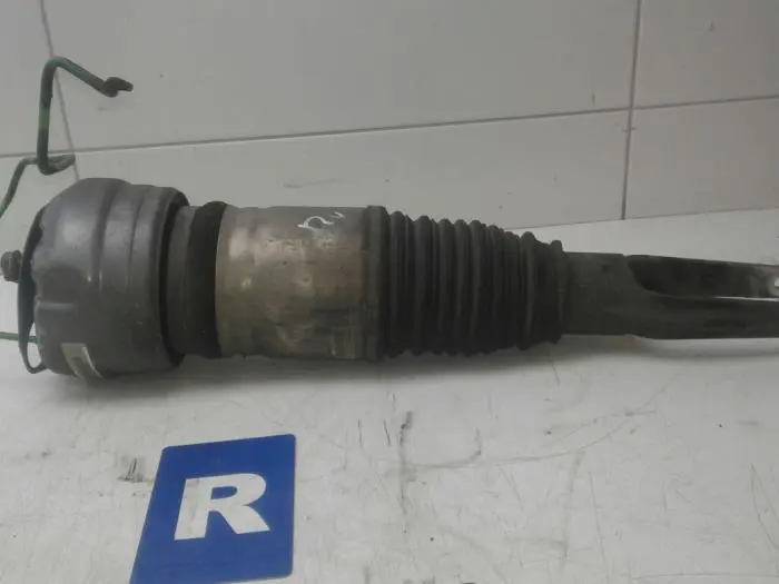 Front shock absorber rod, right Porsche Panamera
