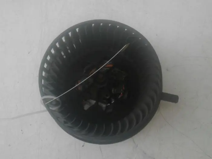 Heating and ventilation fan motor Audi Q3