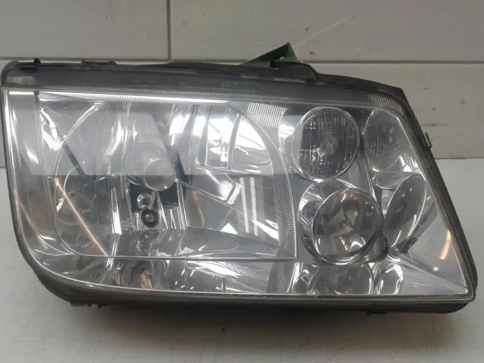 Headlight, right Volkswagen Bora