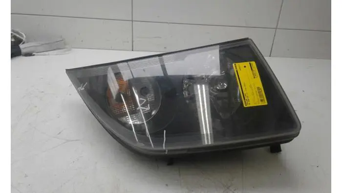 Headlight, left Volkswagen Crafter