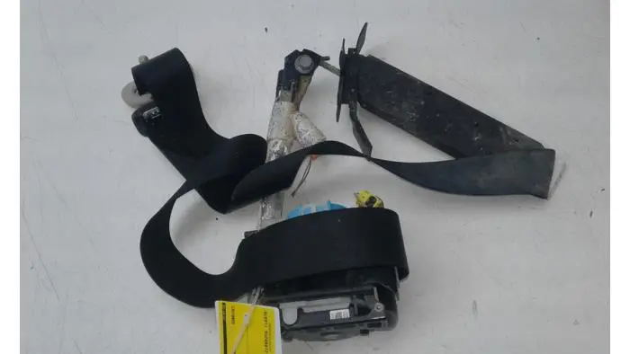 Seatbelt tensioner, left Nissan X-Trail