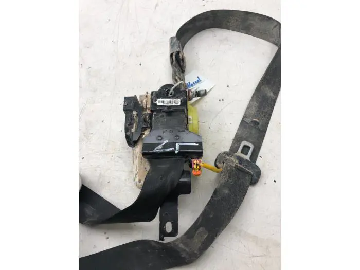 Seatbelt tensioner, left Kia Stonic