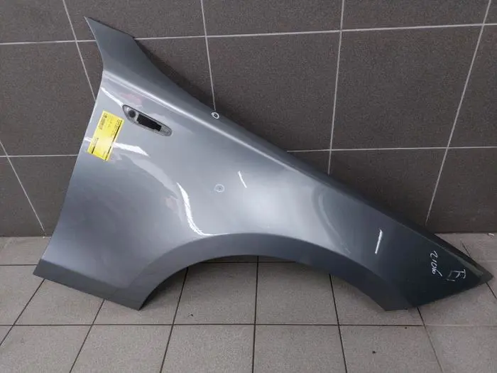 Front wing, right BMW 1-Serie