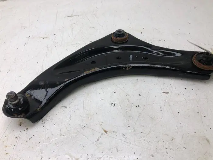 Front wishbone, left Nissan Leaf