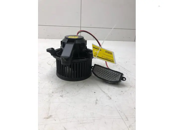Heating and ventilation fan motor Mercedes GLB-Klasse