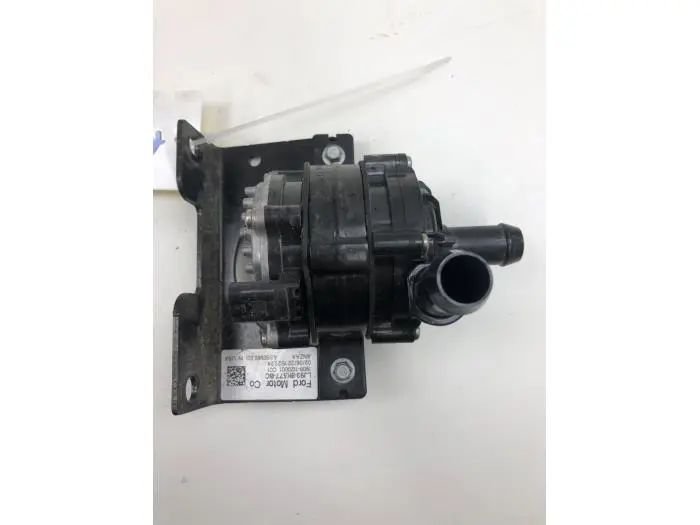 Additional water pump Ford Usa Mustang