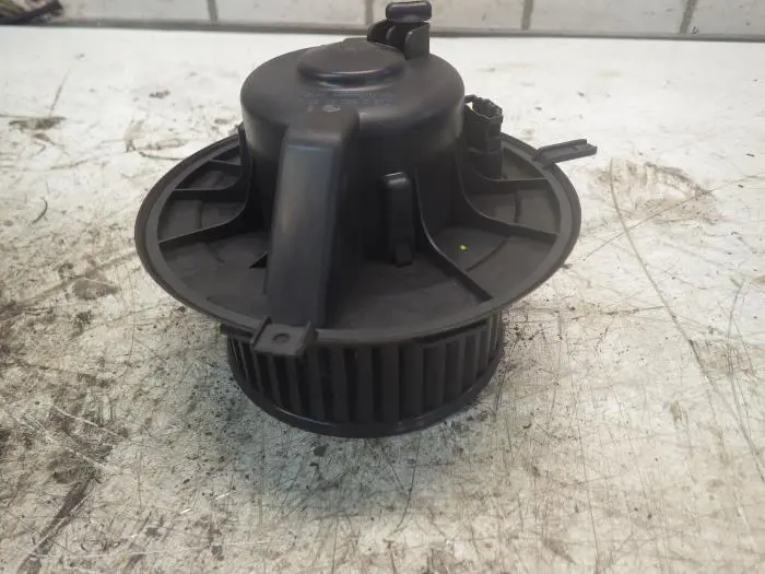 Heating and ventilation fan motor Volkswagen Caddy 04-