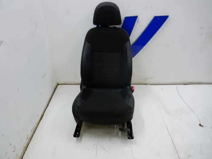 Seat, right Opel Insignia